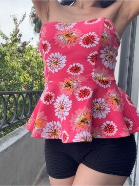 Flirty Floral Strapless Peplum Top - Pink Daisy Print - Size Small